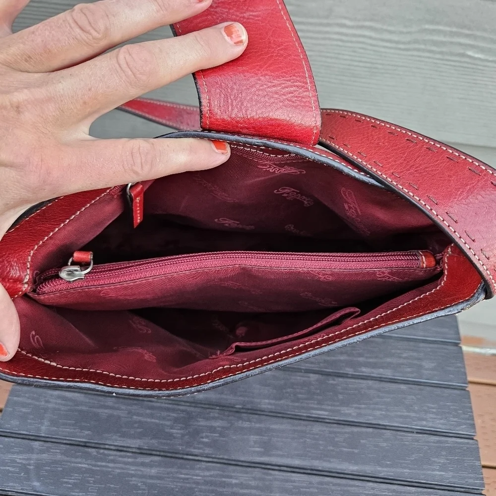 FOSSIL Vintage Oxblood Red Smooth Leather Bucket Shoulder Bag Purse Vintage